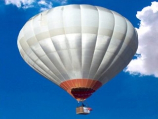  Balloon in the skies 